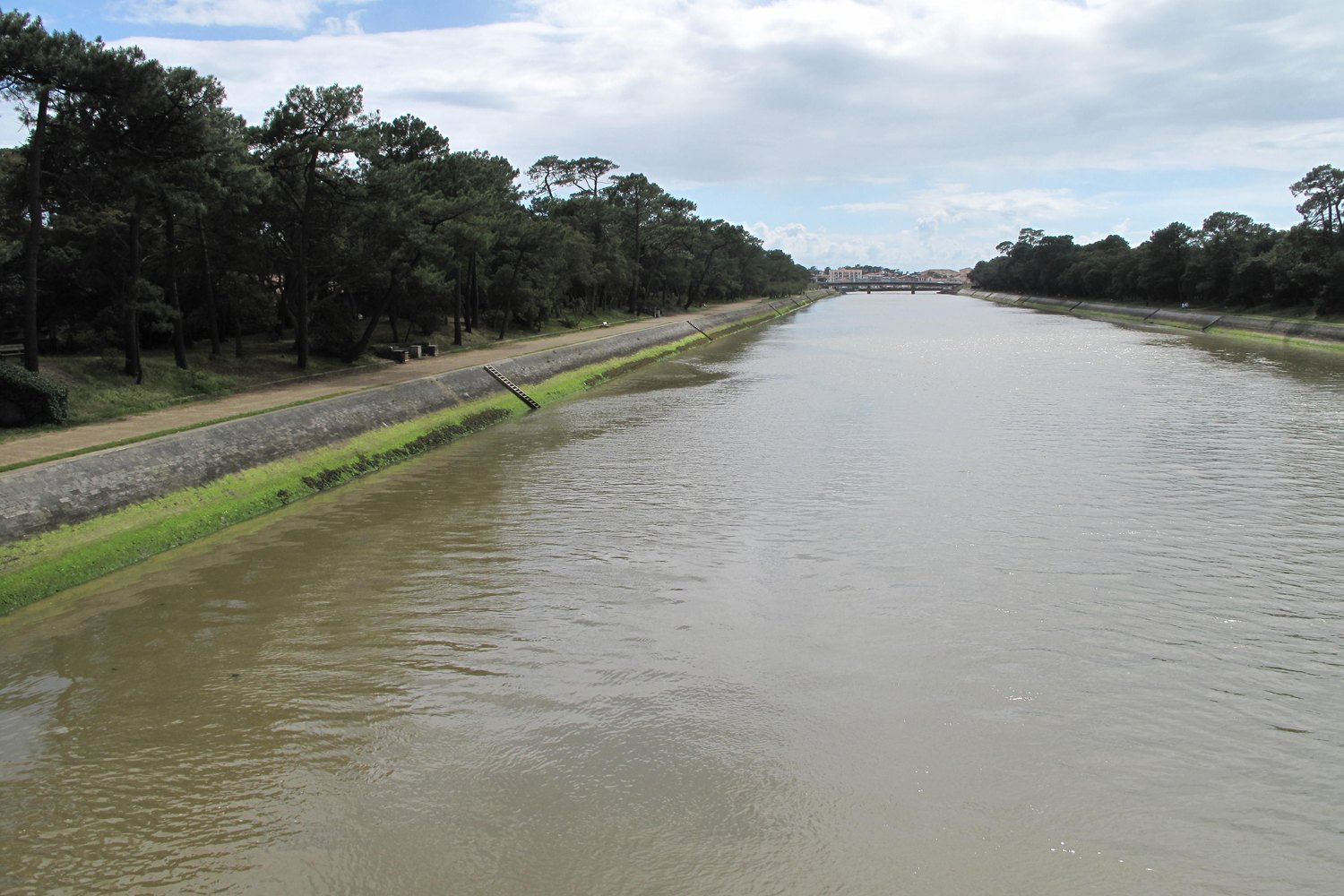 Hossegor de l'autre côté du canal
